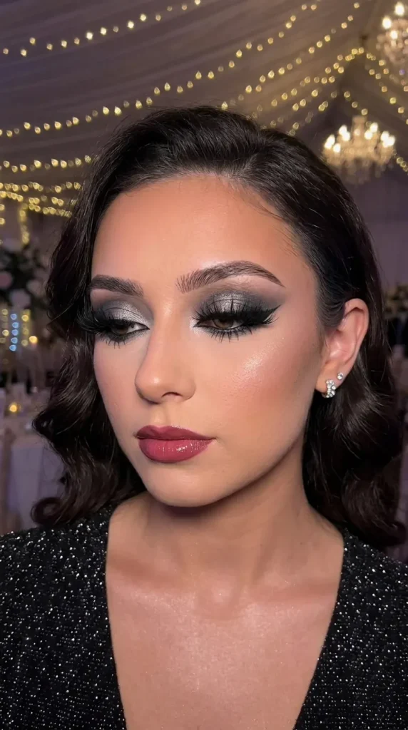 dramatic-false-lashes